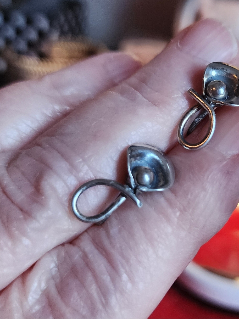 Sterling Silver Floral Loop Screw-back Earrings - Silver